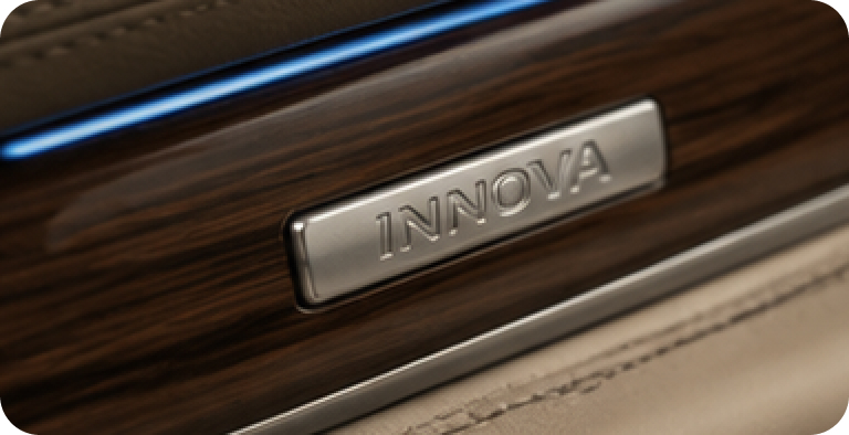 innova_luxury_cab_5